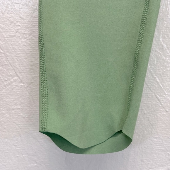 All In Motion Girls High Rise Capri Leggings - Green - XL (14/16) - Picture 3 of 8
